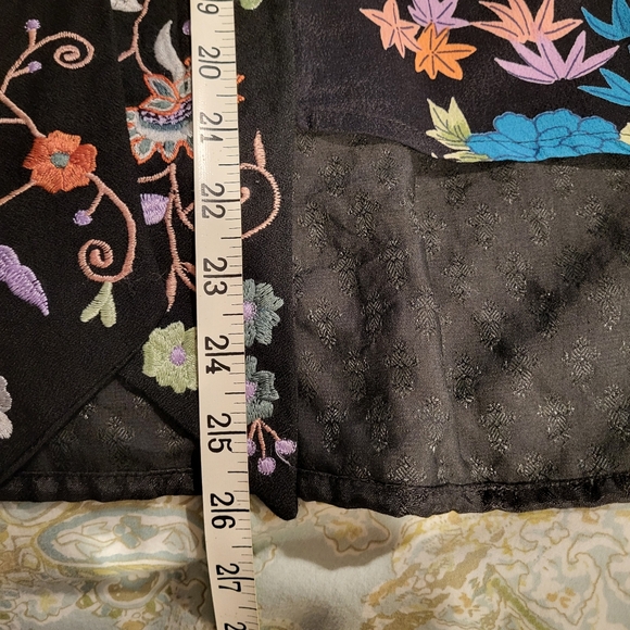 Champagne Collection by All That Glitters Kimono - Picture 10 of 10